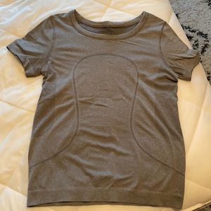 Swiftly Tech Short Sleeve Shirt